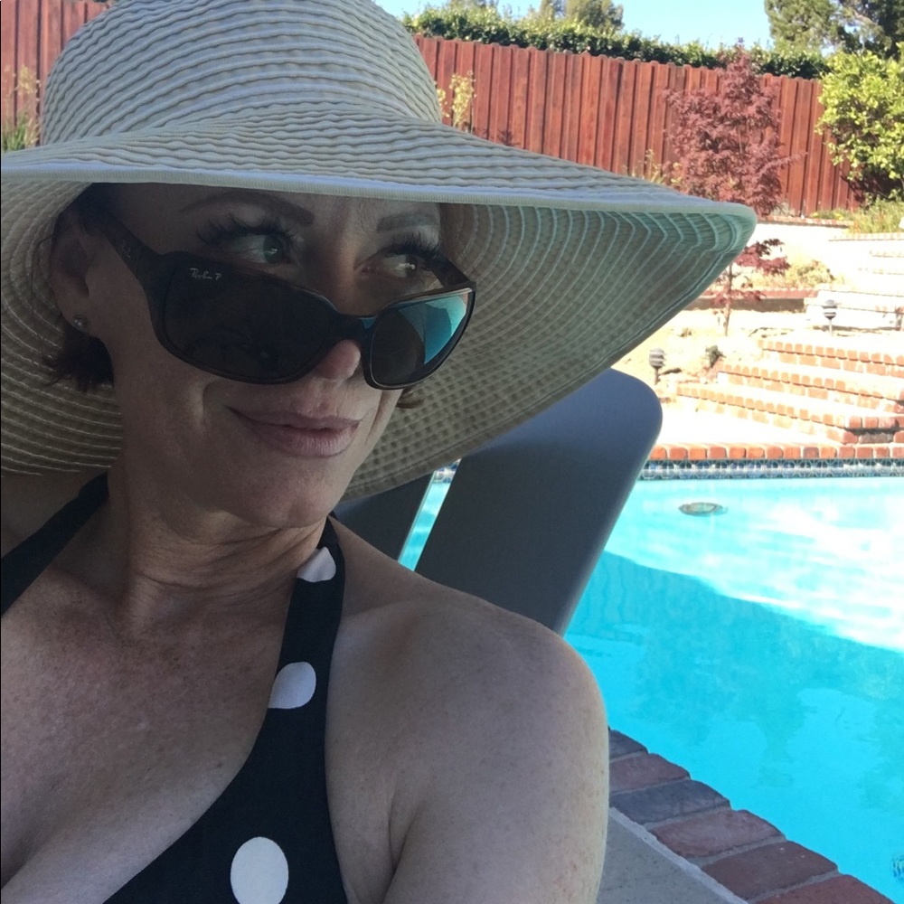 Meet your Posher, Laura